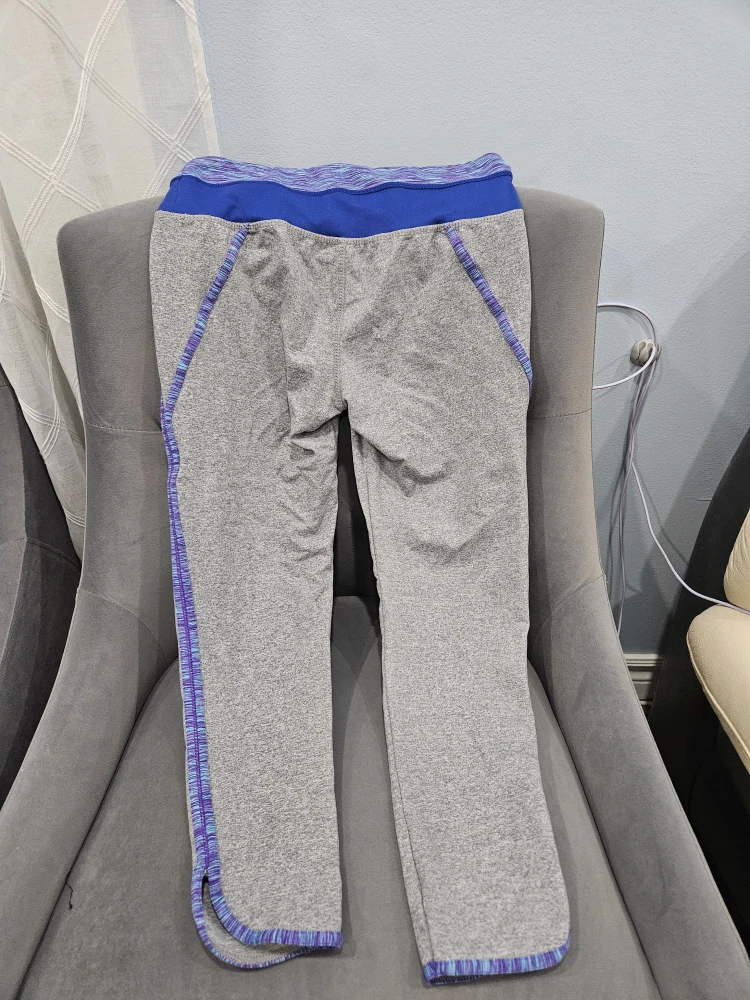 Jill Yoga Grey Capris Leggings - photo 2