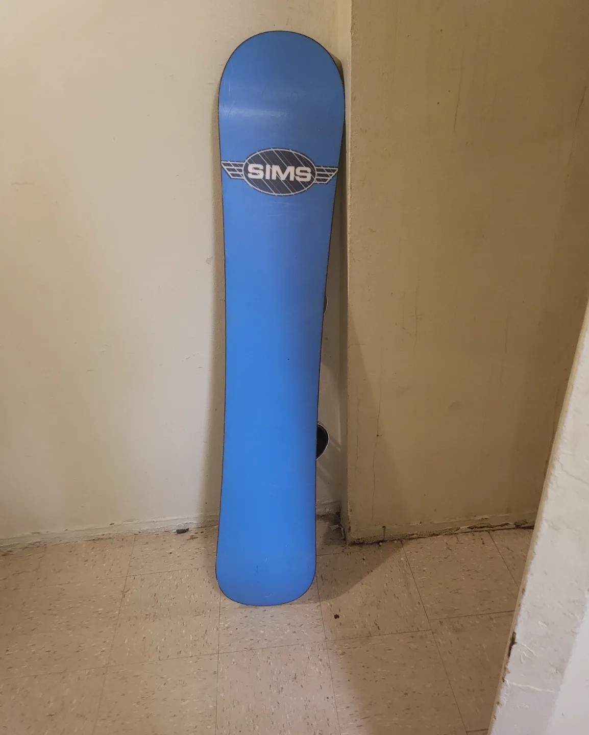 Sims Snowboard with Bindings image indicator(3)