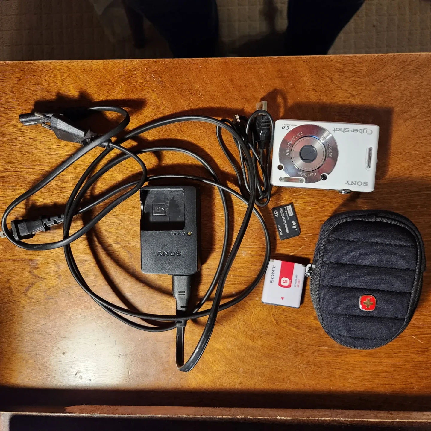 White Sony Cyber-shot DSC-W30 Digital Camera