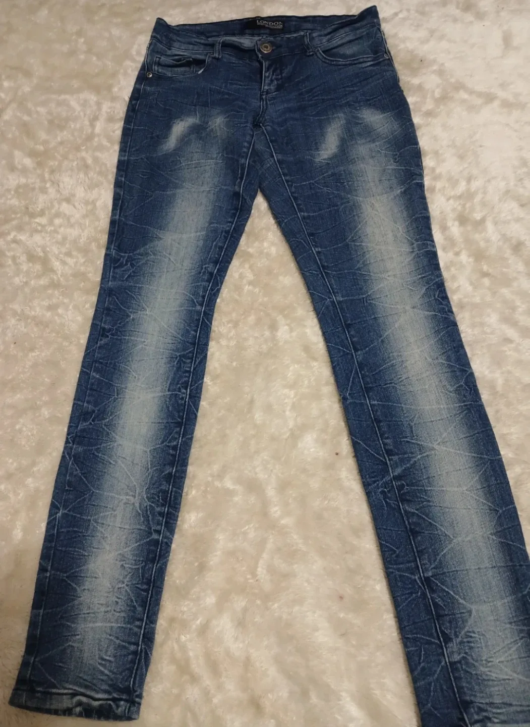 London Star Jeans - Size 28 image indicator(2)