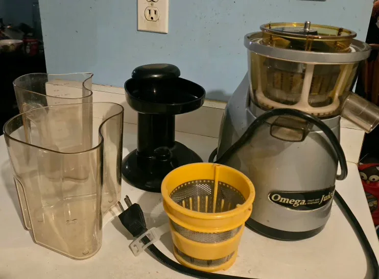 Omega Juicer