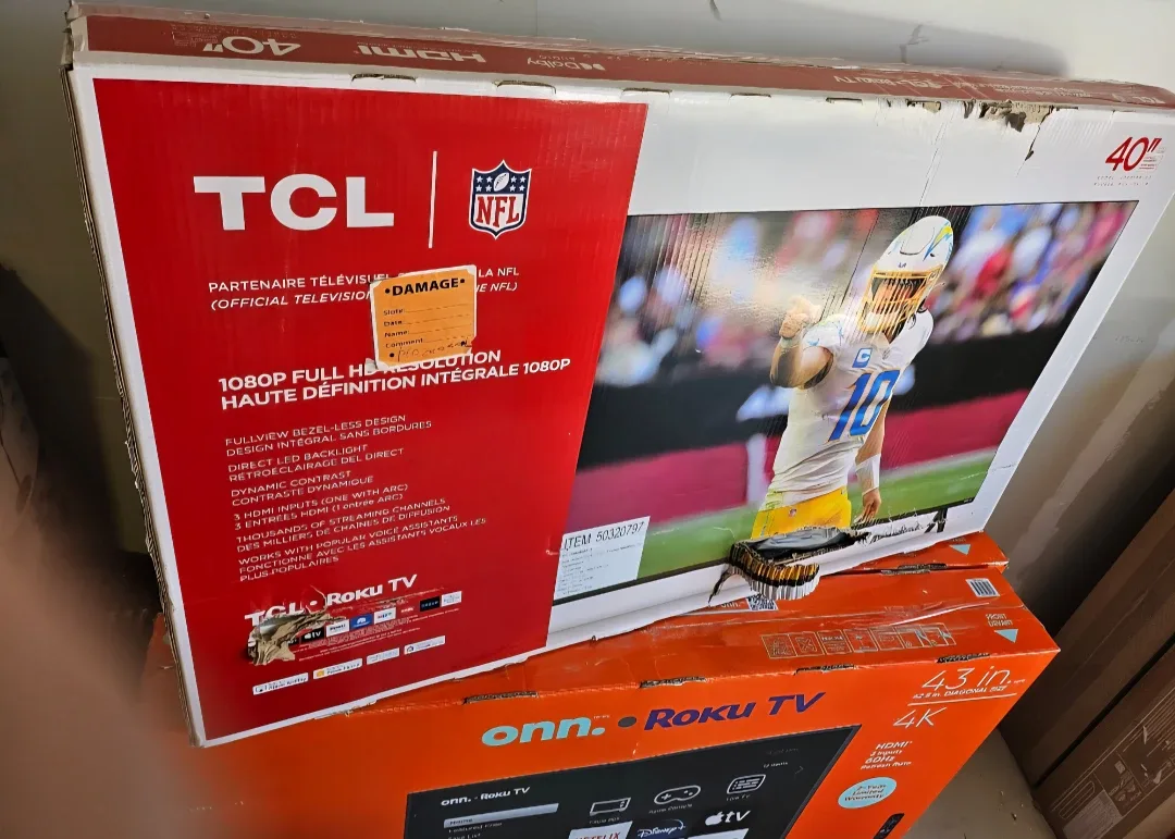 NEW (2023) TCL 40'' Smart Roku HD HDR LED 1080p OS Smart TV