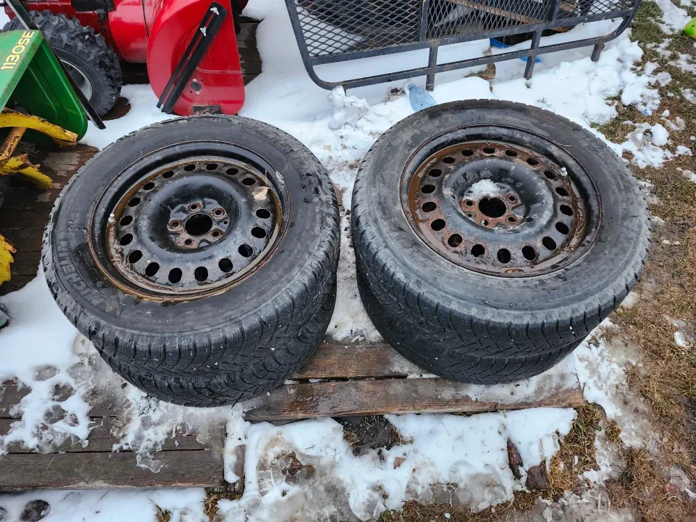 Michelin Winter Tires on Rims image indicator(6)