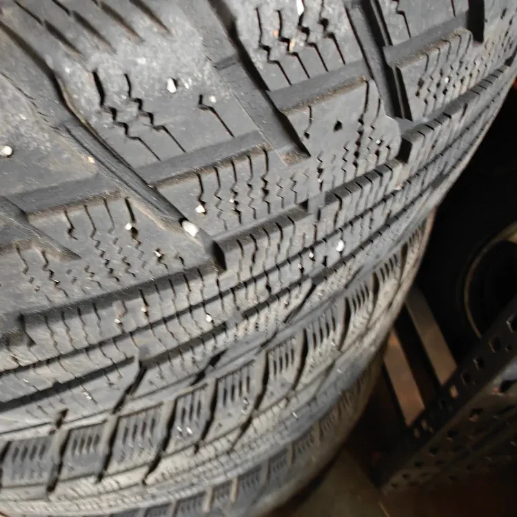 SUV snow tires image indicator(4)