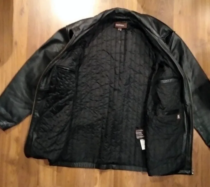 Mens Danier Black Leather Jacket Size M image indicator(3)