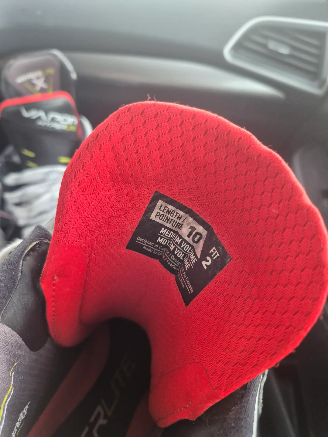 Bauer Vapor Hyperlite 2 Senior Hockey Skates - Size 10 image indicator(2)