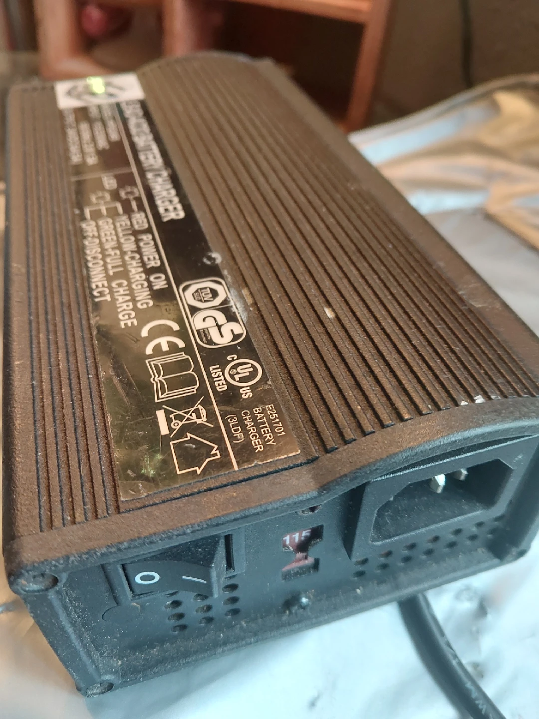 High Power Lead-Acid Battery Charger HP8204B - photo 2