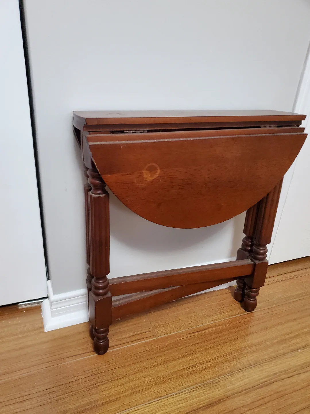 Vintage Drop Leaf Round Table - Wood🥕 image indicator(3)