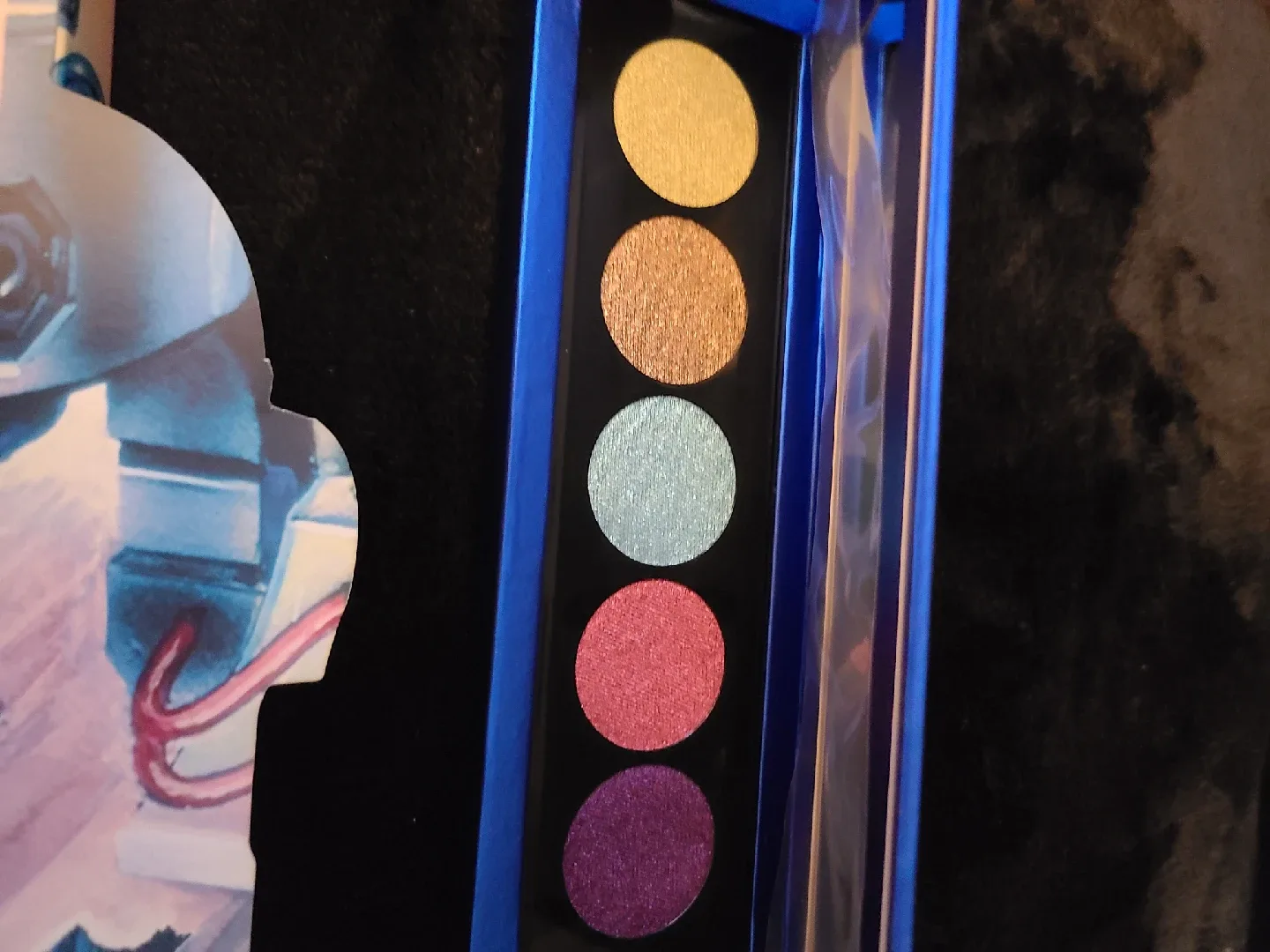 Pat McGrath Labs Star Wars Divine Droid Eyeshadow Palette image indicator(2)