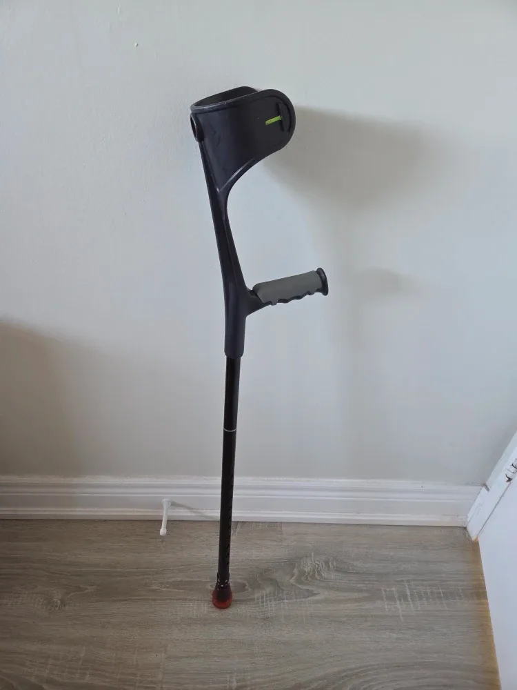 Double Adjustable Folding Crutches Forearm for Adults  image indicator(2)