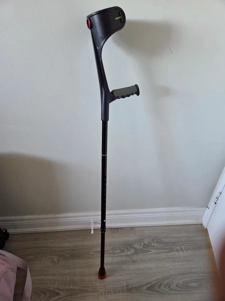 Double Adjustable Folding Crutches Forearm for Adults  image indicator(3)