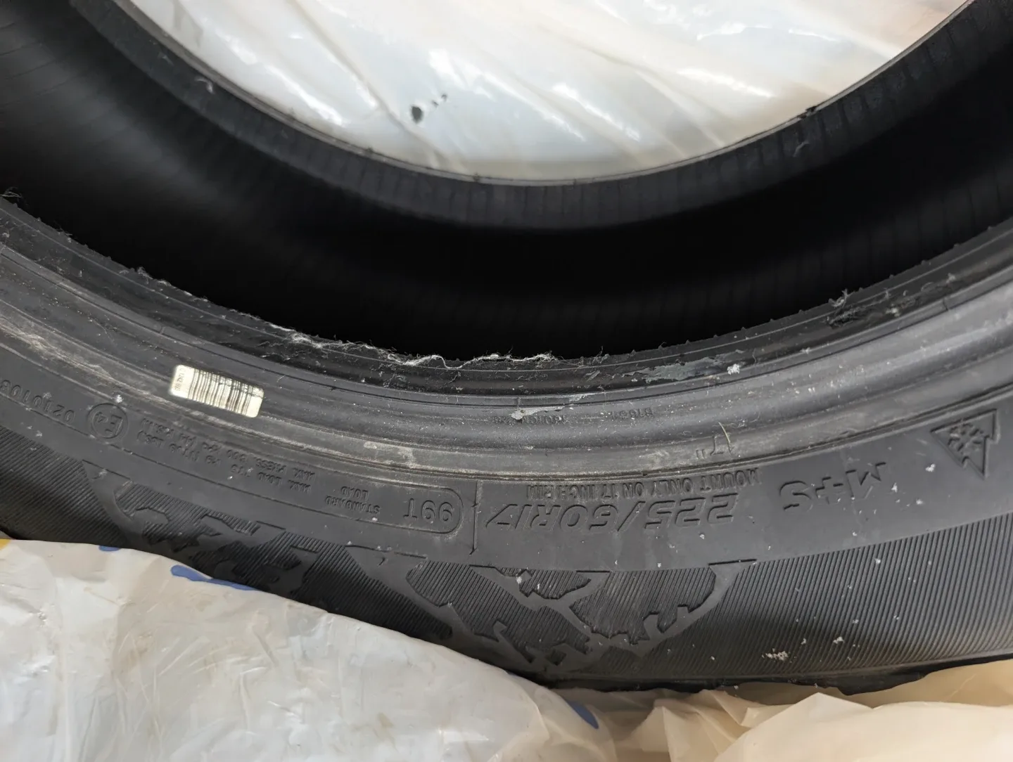 Full set Hercules Avalanche X-Treme winter Tire 225/60R17 image indicator(3)