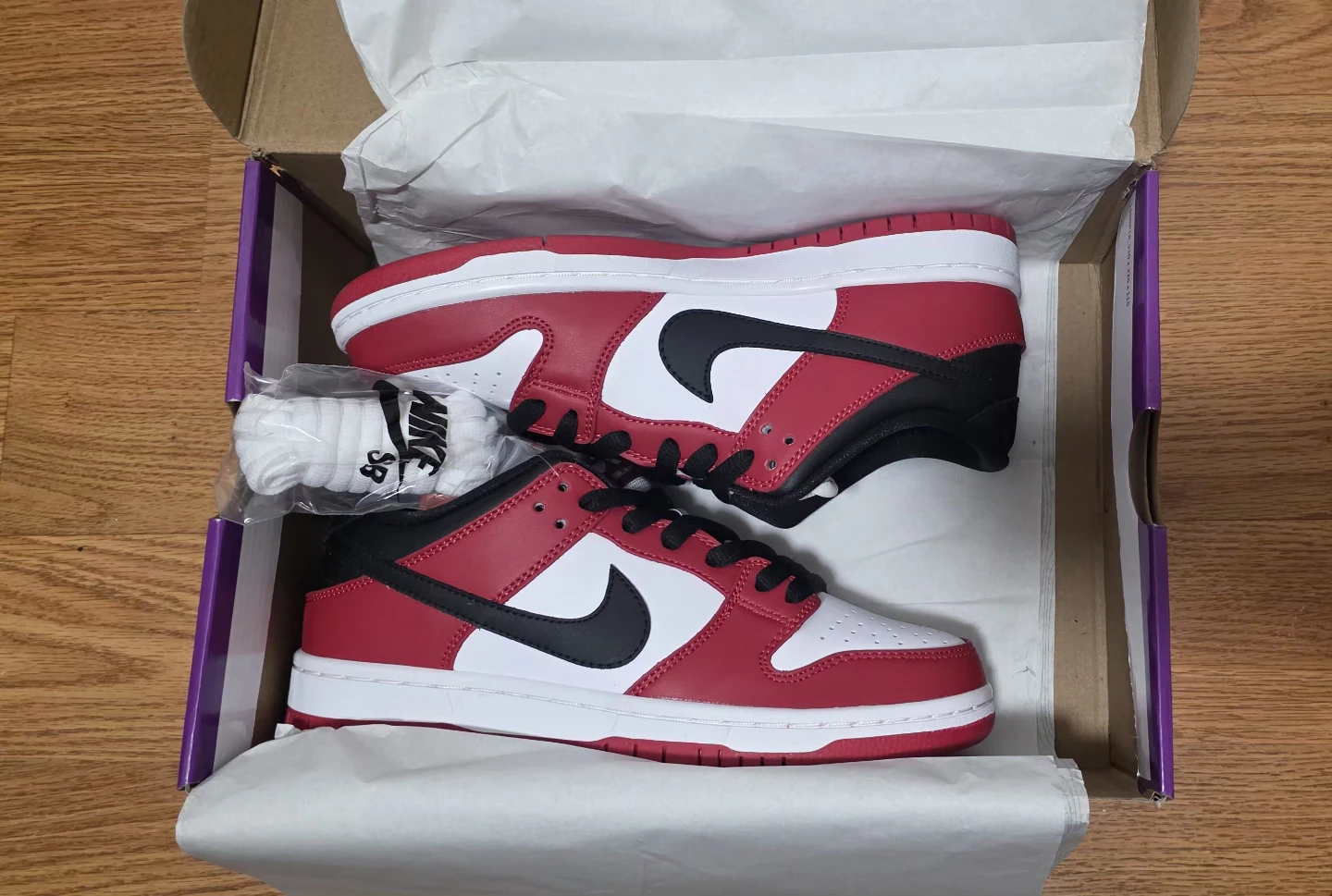 Nike SB Dunk Low Pro Red/White SIZE 7