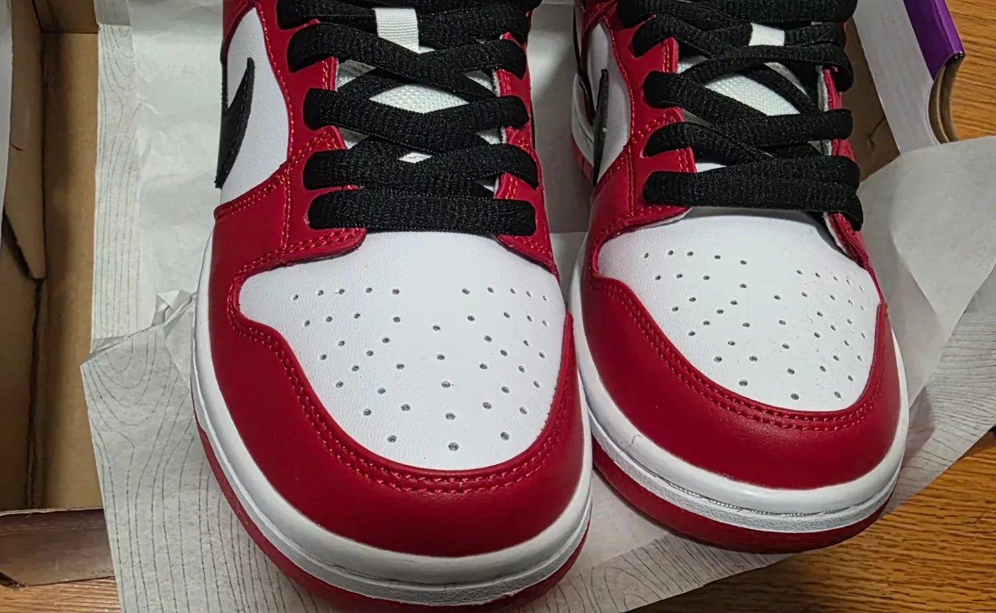 Nike SB Dunk Low Pro Red/White SIZE 7 image indicator(3)