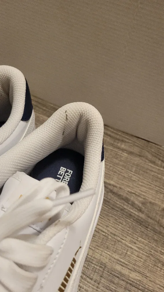 Puma Smash Buck US 9 White Sneakers image indicator(3)