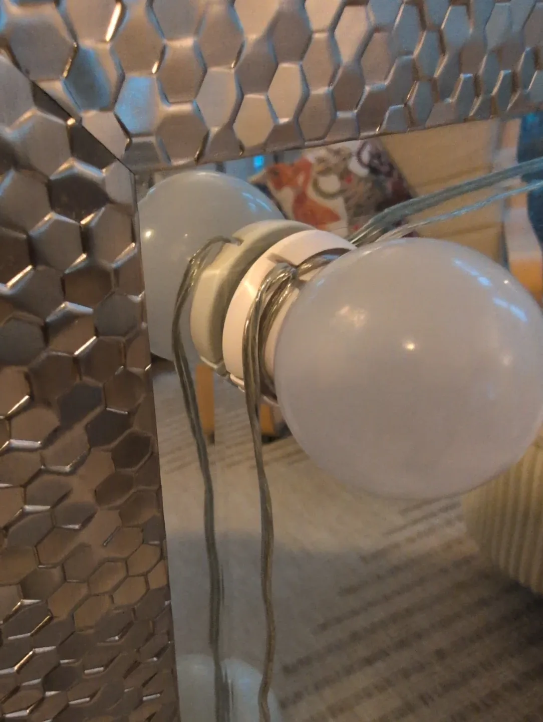 Decorative Mirror - REMOVEABLE Hollywood lights image indicator(4)