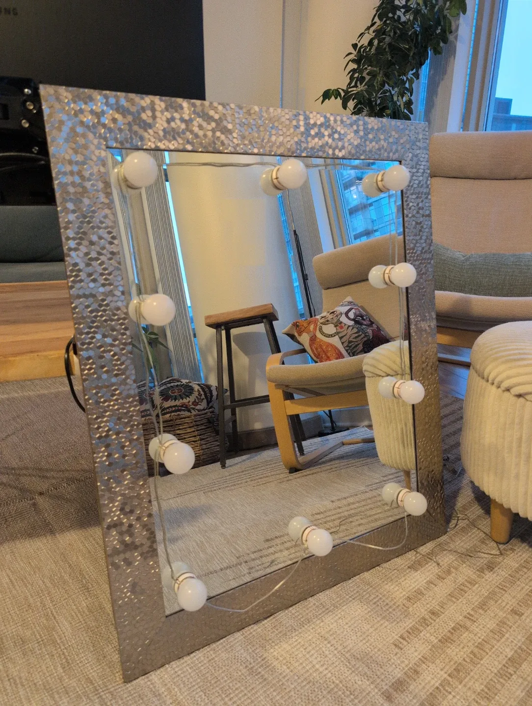 Decorative Mirror - REMOVEABLE Hollywood lights image indicator(9)