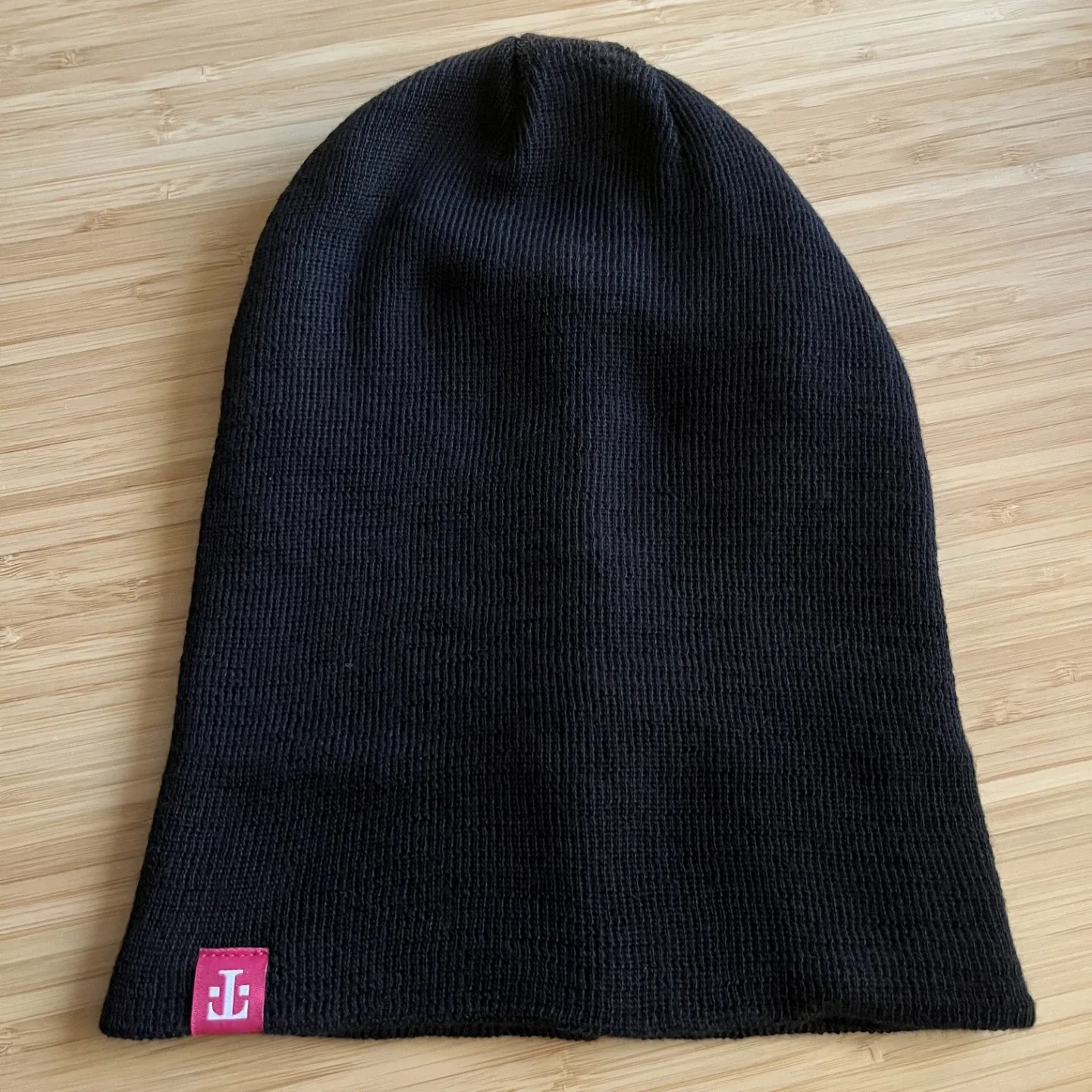 T-Mobile Reversible Beanie - Black and Magenta NEW 🥕 image indicator(4)