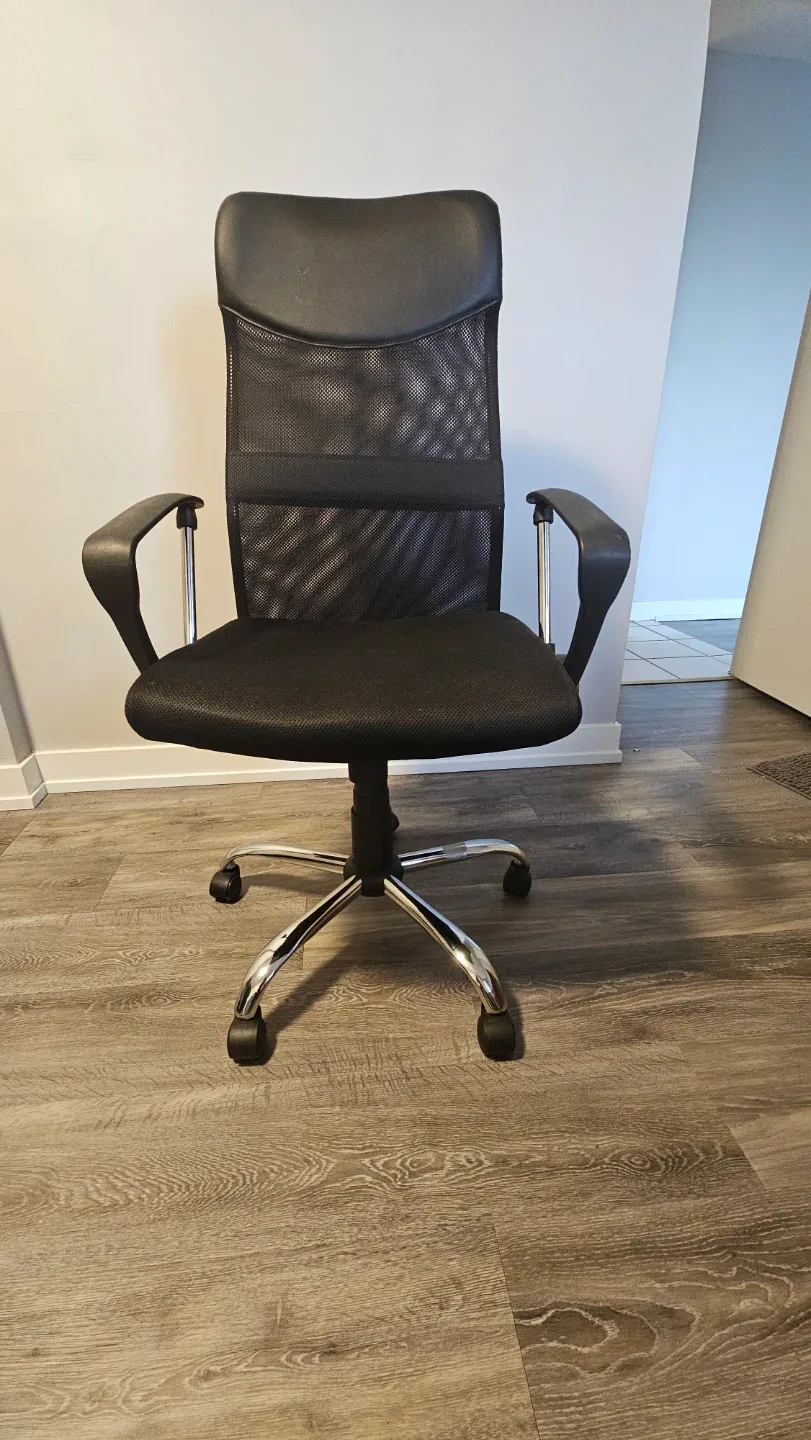 Mesh Office Chair - Great condition! image indicator(2)