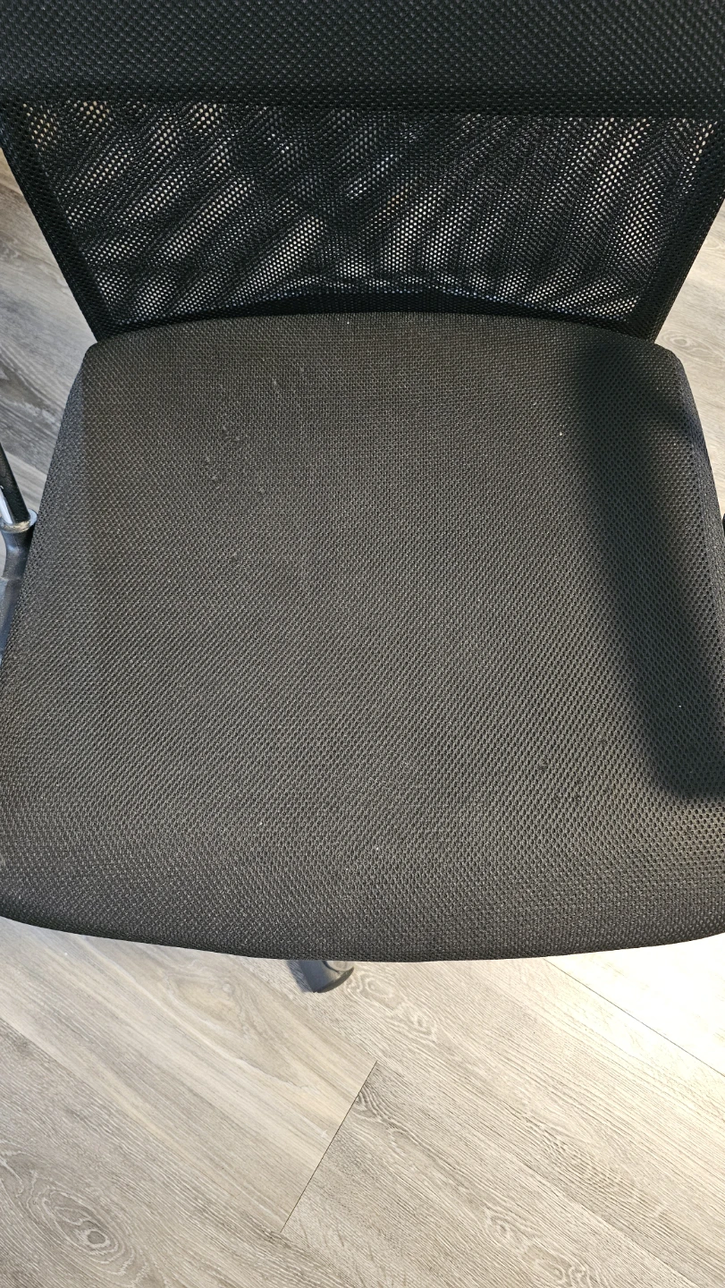 Mesh Office Chair - Great condition! - photo 3