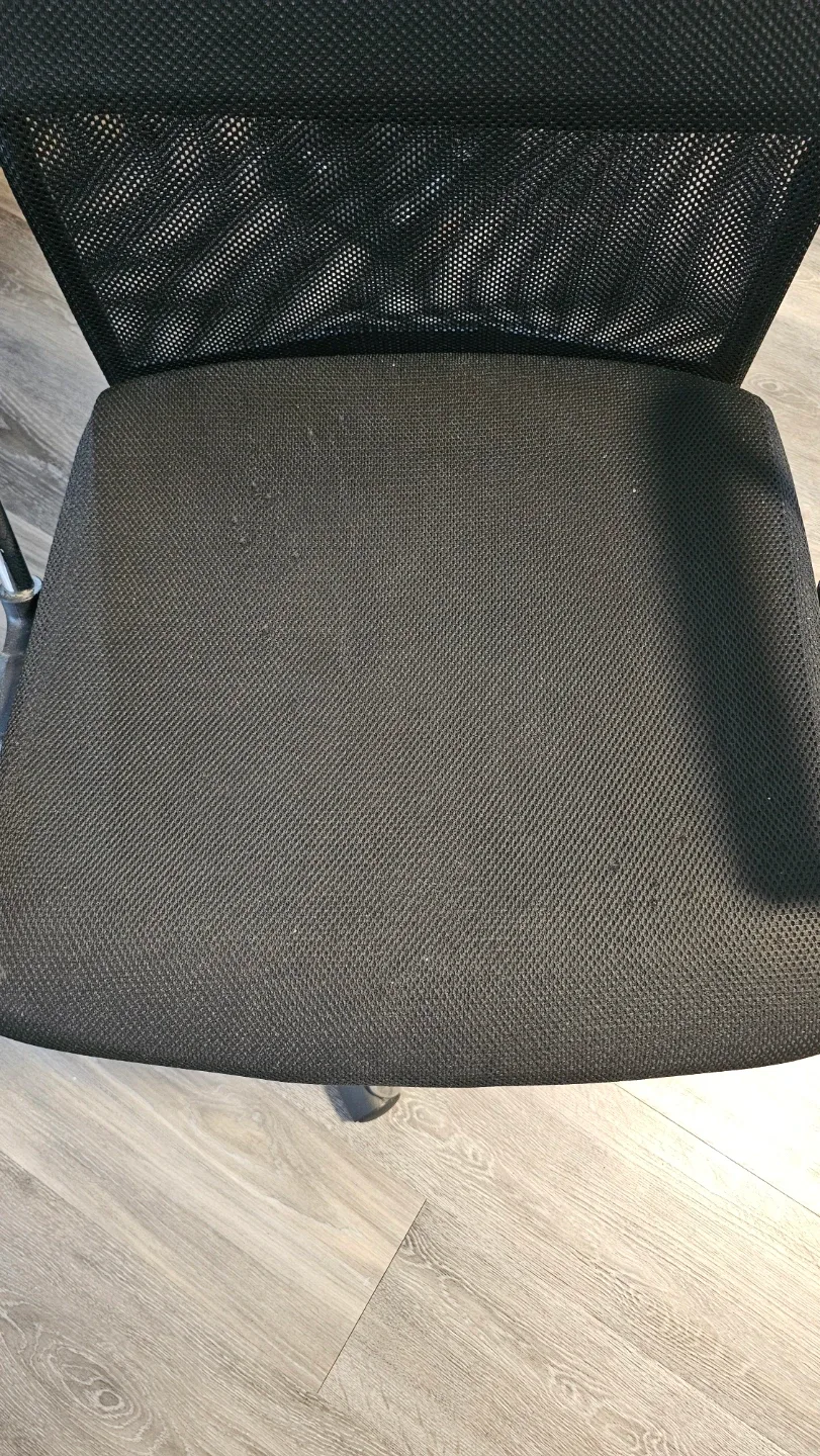 Mesh Office Chair - Great condition! image indicator(3)