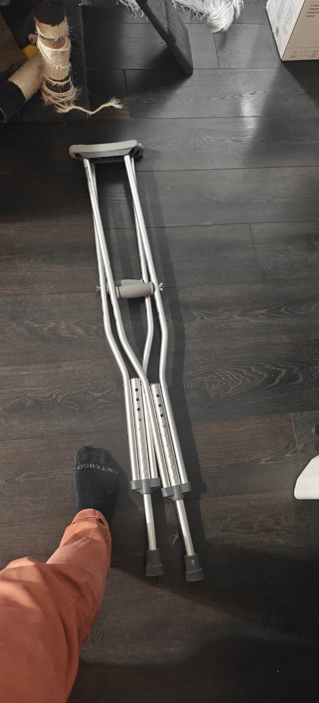Adjustable Aluminum Crutches