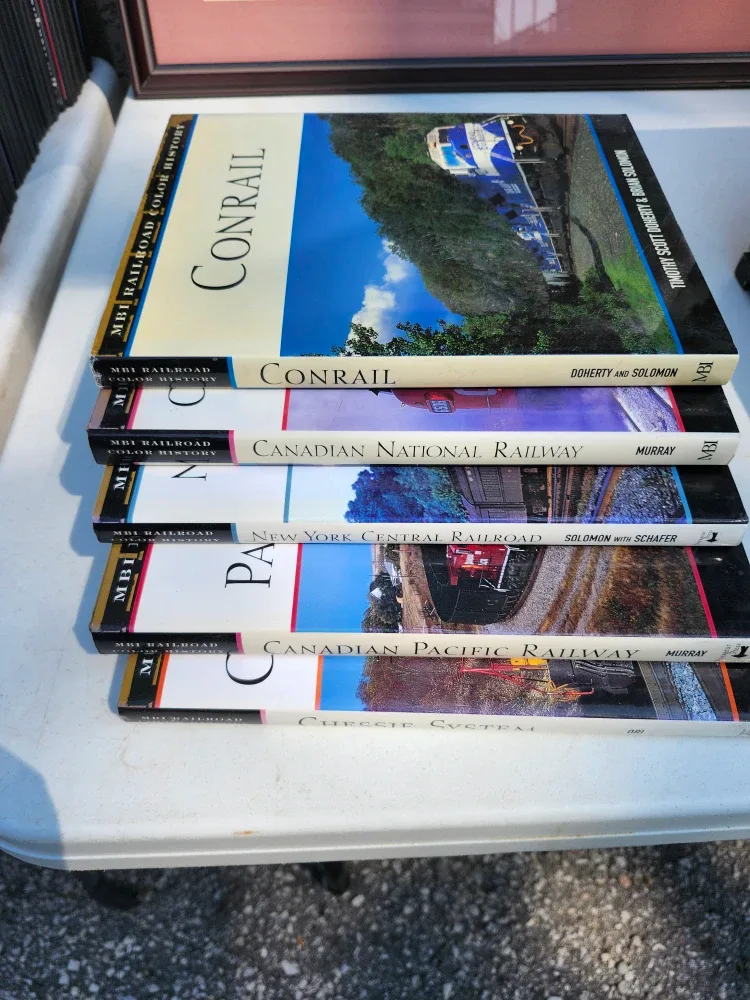 MBI RAILROAD COLOR HISTORY BOOK SET image indicator(4)