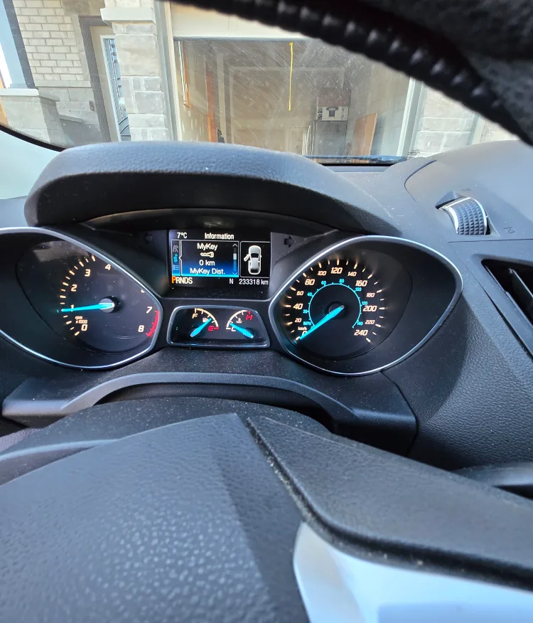 Ford escape 2014. Transmission issue. Selling as is image indicator(2)