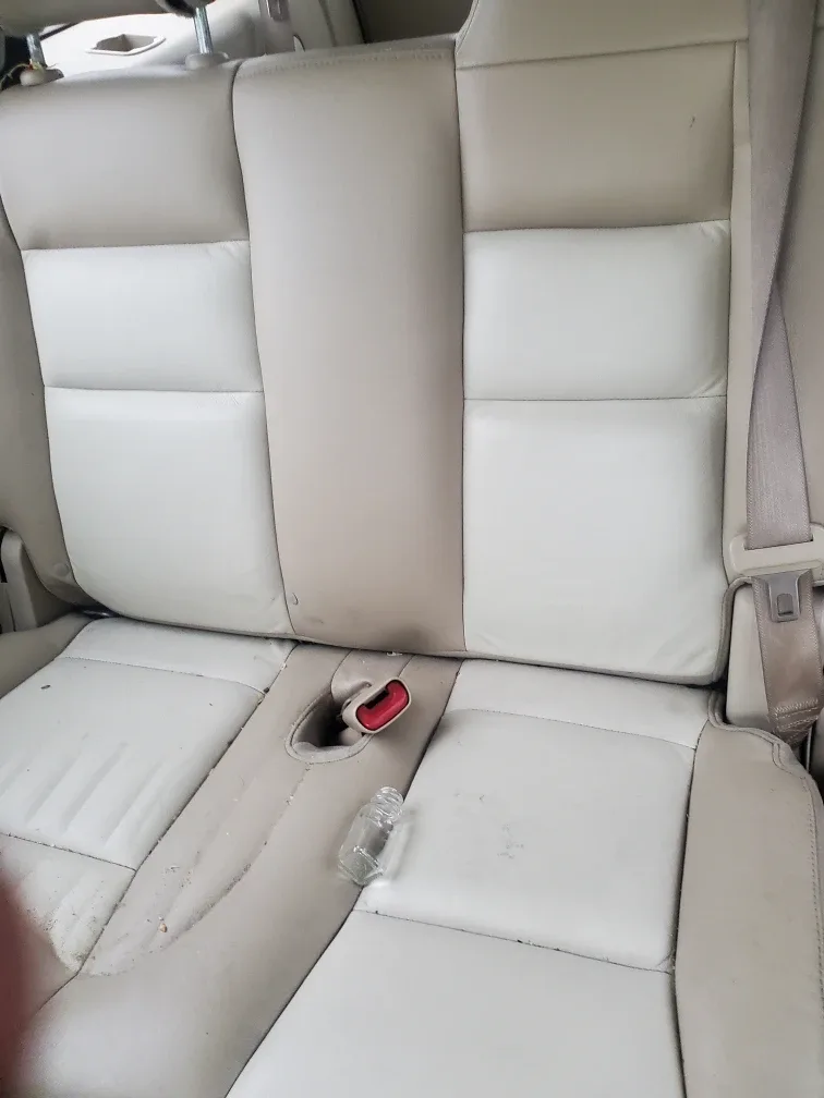 Ford Explorer Interior Parts image indicator(4)