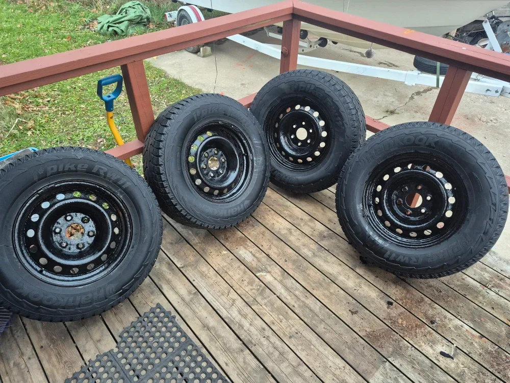 Set of winter tires/ 3 ton rear axle image indicator(2)