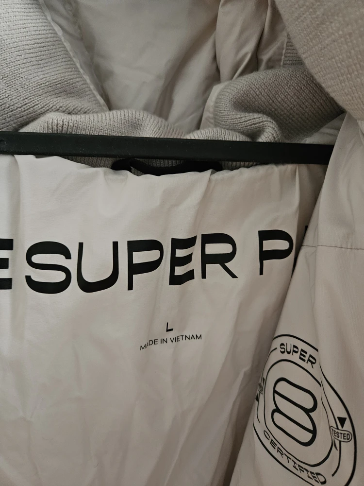 Aritzia Super Puff Bomber Jacket - photo 3