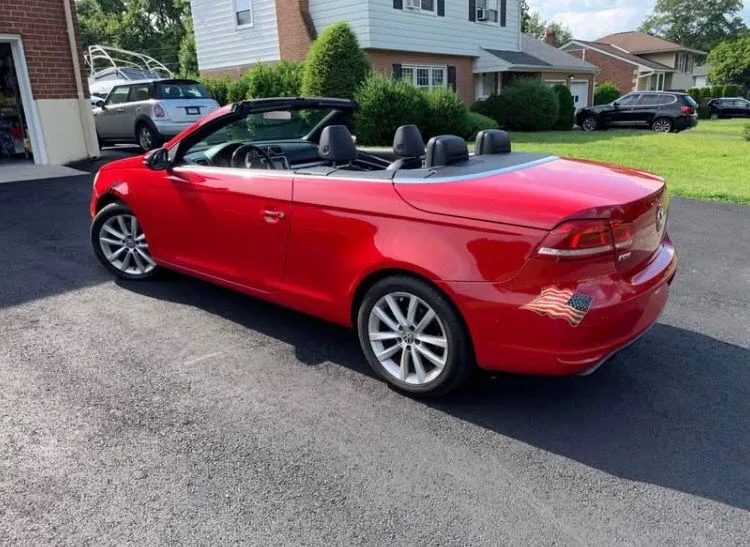 Volkswagen EOS Convertible - Red