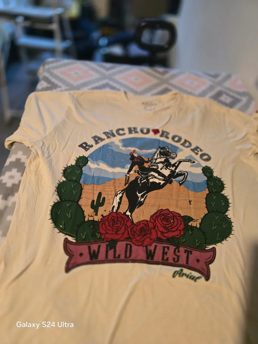 Ariat Rancho Rodeo Wild West T-Shirt - Size L image indicator(2)