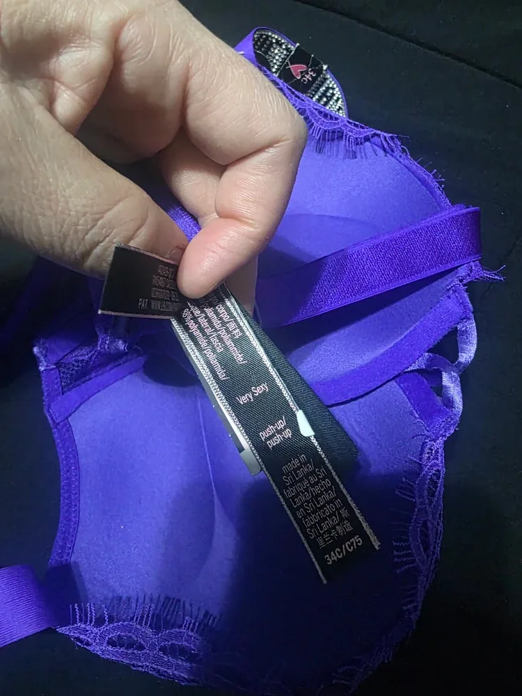 Victoria's Secret Very Sexy Push-Up Bra 34C image indicator(3)