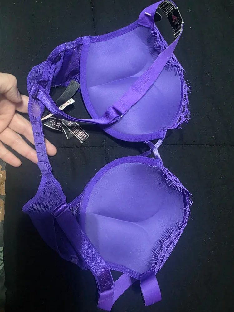 Victoria's Secret Very Sexy Push-Up Bra 34C image indicator(6)