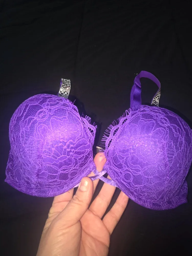 Victoria's Secret Very Sexy Push-Up Bra 34C image indicator(7)