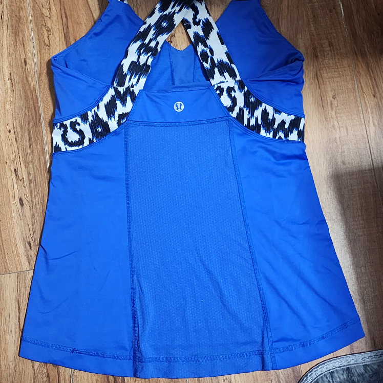 Lululemon Blue Tank Top - Size 6 - photo 2