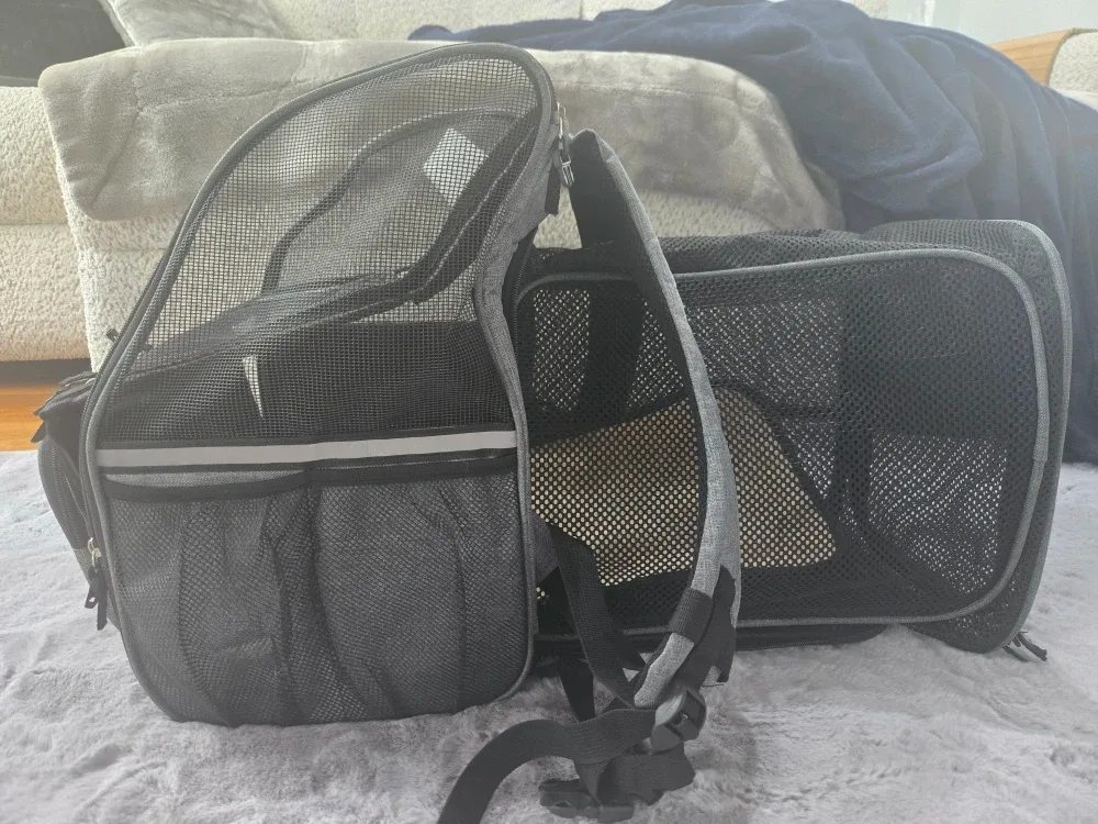 Grey Pet Carrier Backpack image indicator(3)