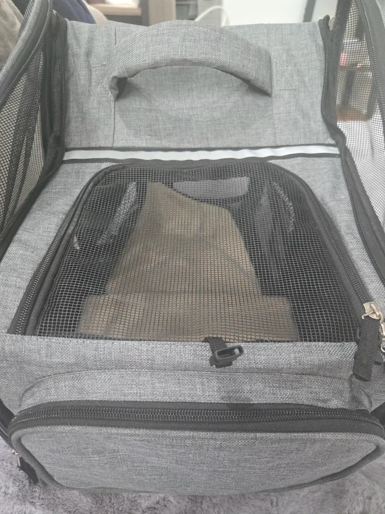 Grey Pet Carrier Backpack image indicator(4)