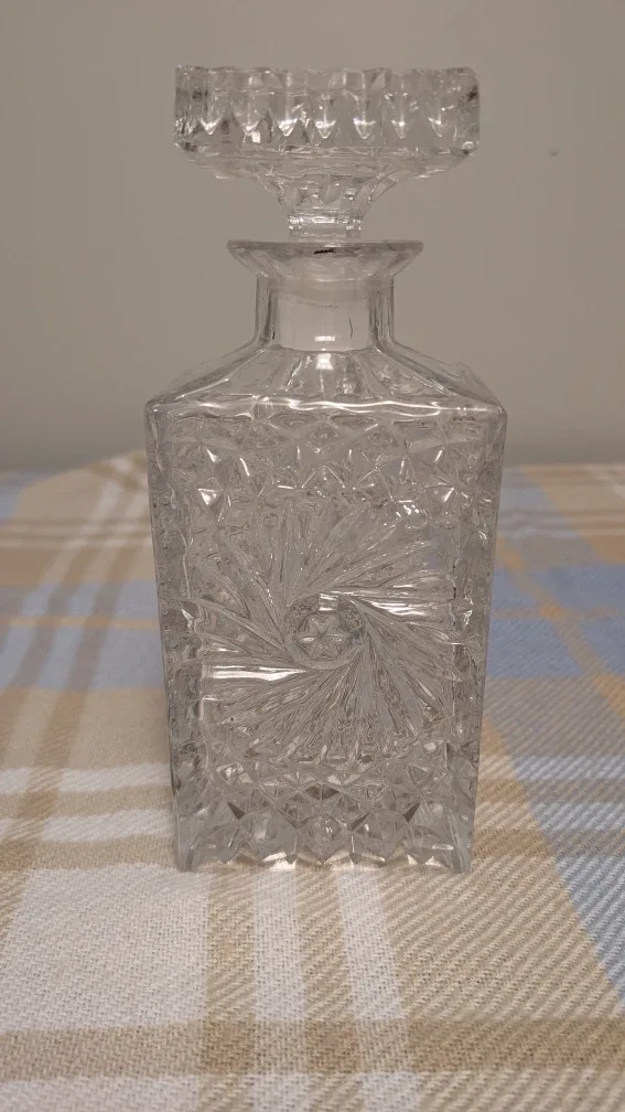 Crystal decanter