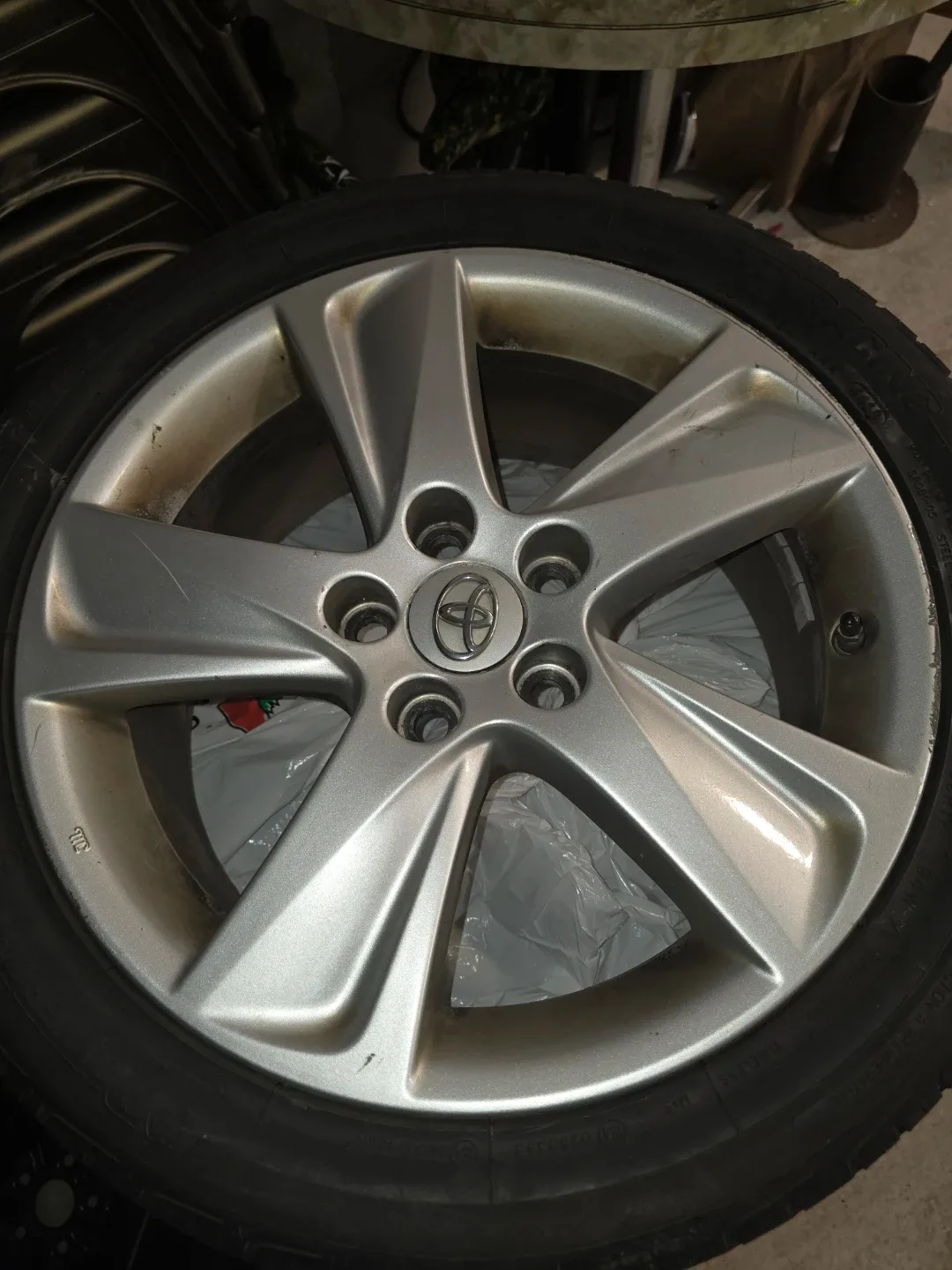 Used Yokohama Tires 225/45R17 image indicator(3)