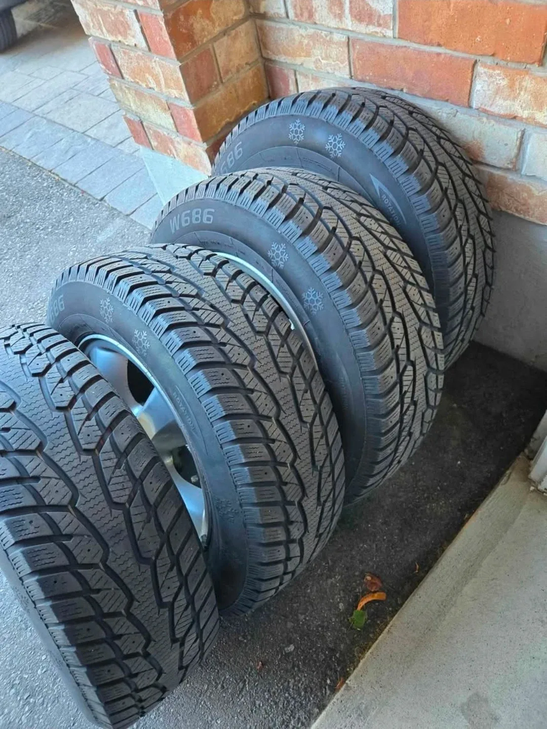 Ecovision W686 Winter Tires on RIMS 225/65R16 image indicator(6)