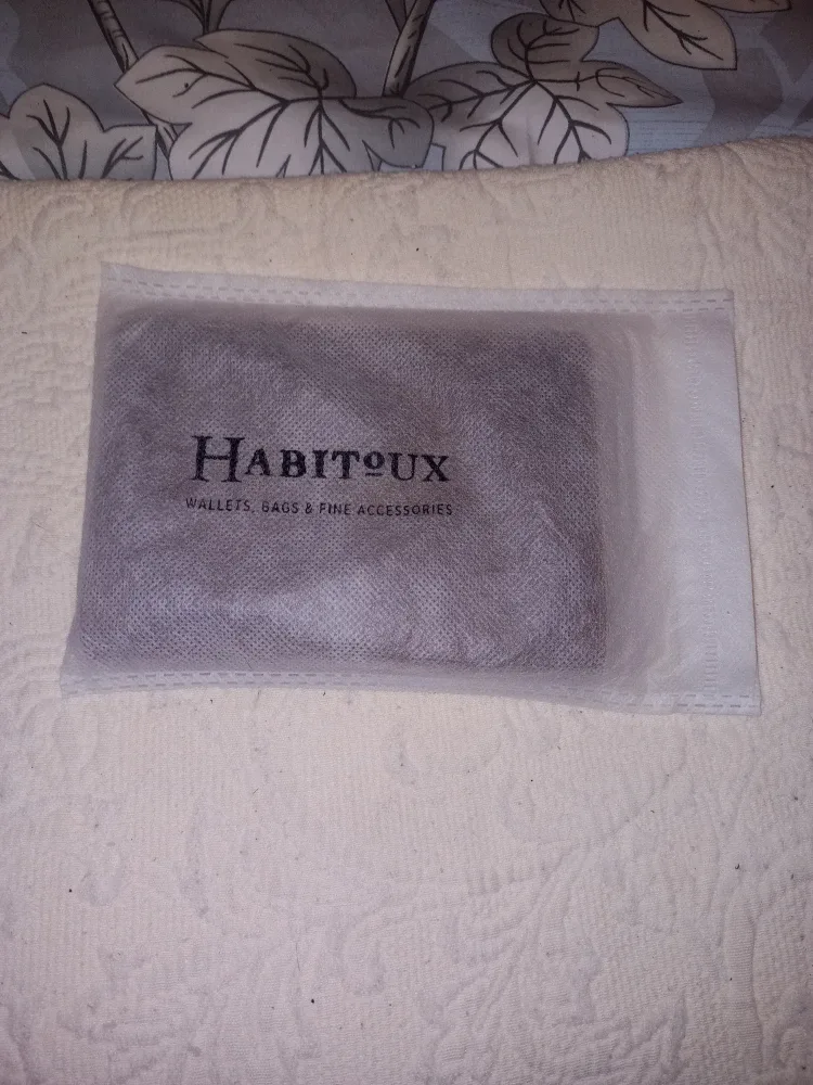 Habitoux RIFD Blocking Passport Cards Cash Wallet - Leather thumbnail