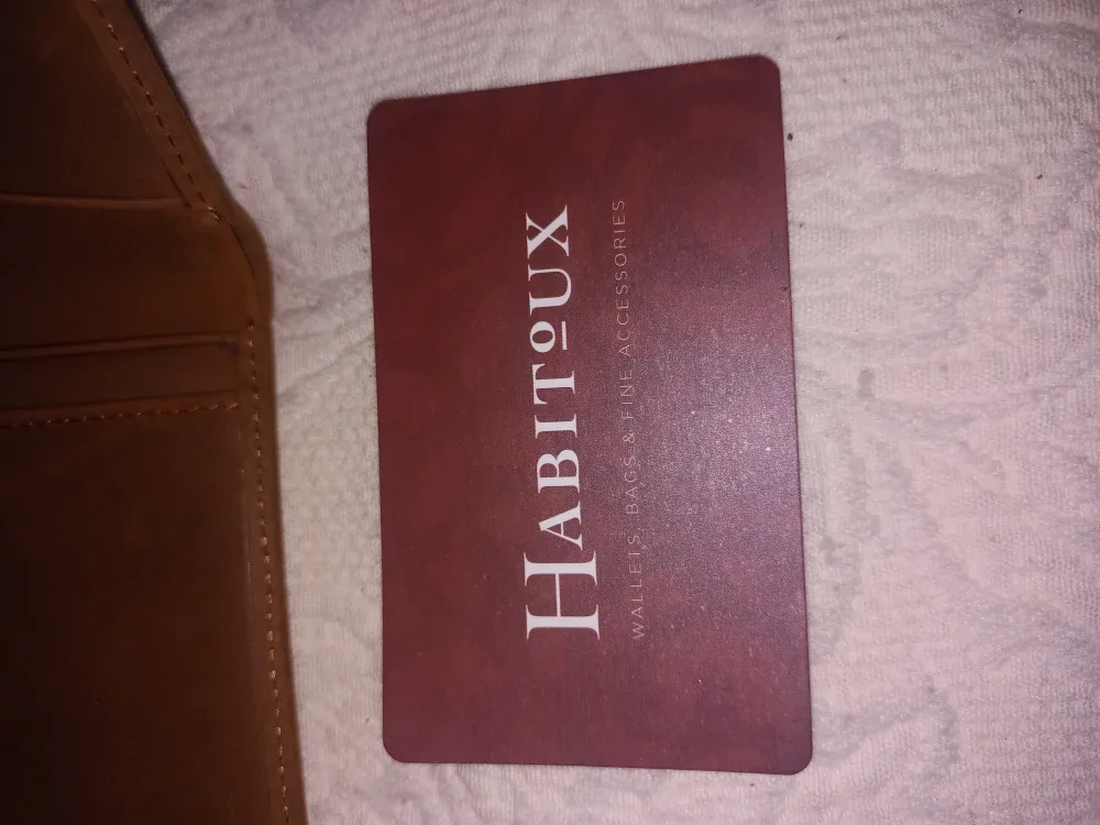 Habitoux RIFD Blocking Passport Cards Cash Wallet - Leather image indicator(2)