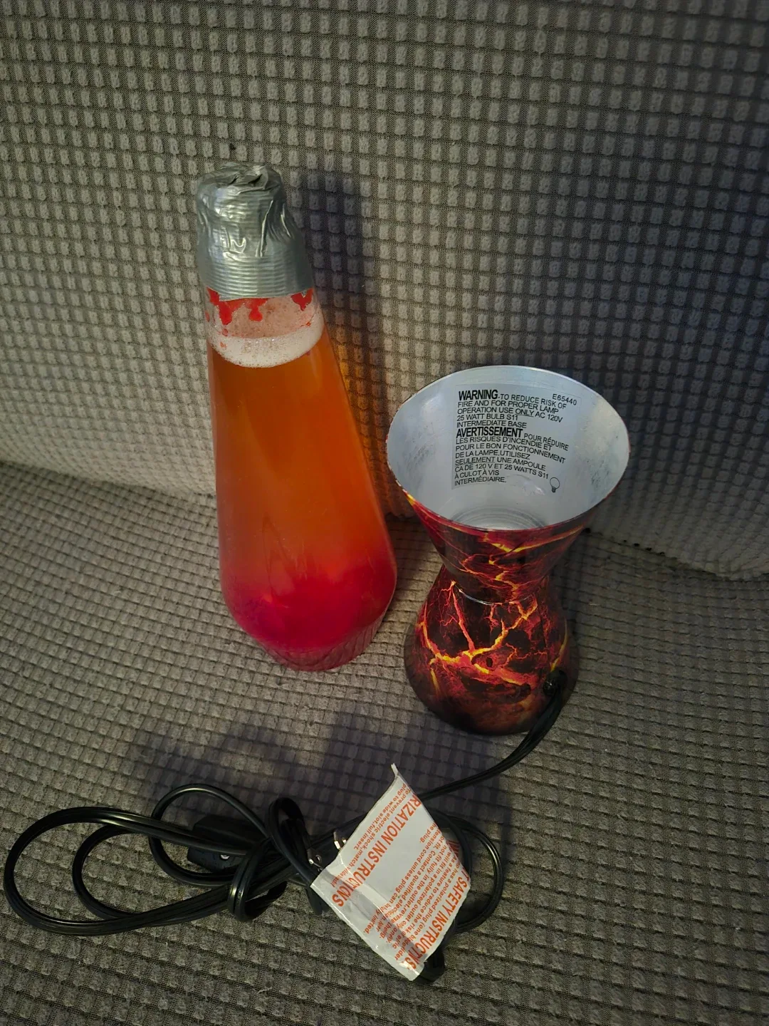 Lava Original Volcanic Crags Lamp image indicator(2)