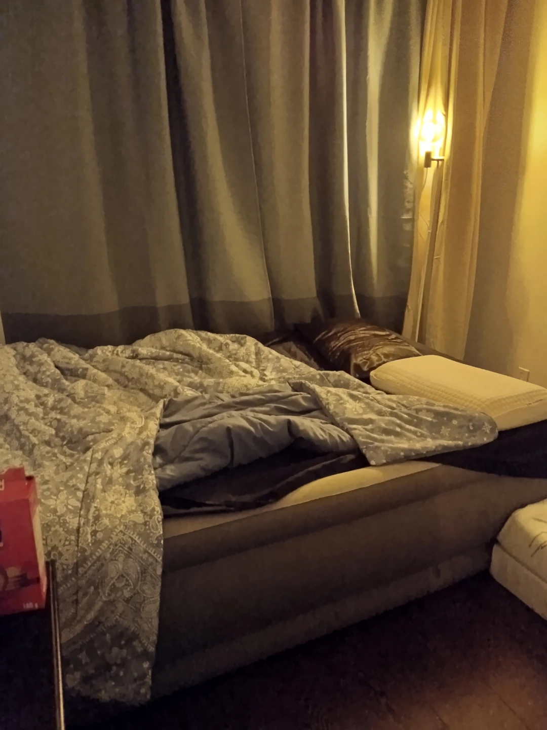 Build in Pump Queen Comfort Quest Air Mattress - photo 4