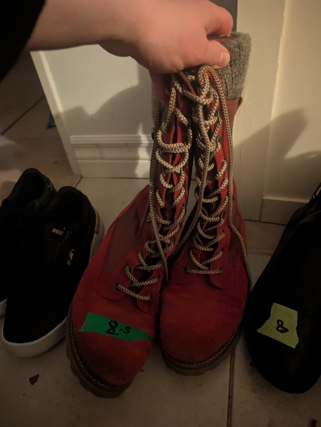 Red Fuzzy Winter Boots image indicator(2)