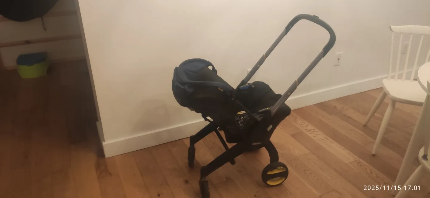 Doona Infant Car Seat Stroller thumbnail