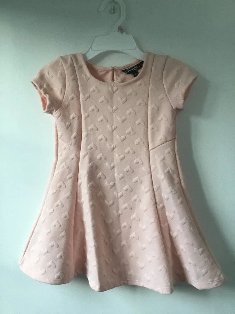 Girls sz 4 dresses $4 each image indicator(3)