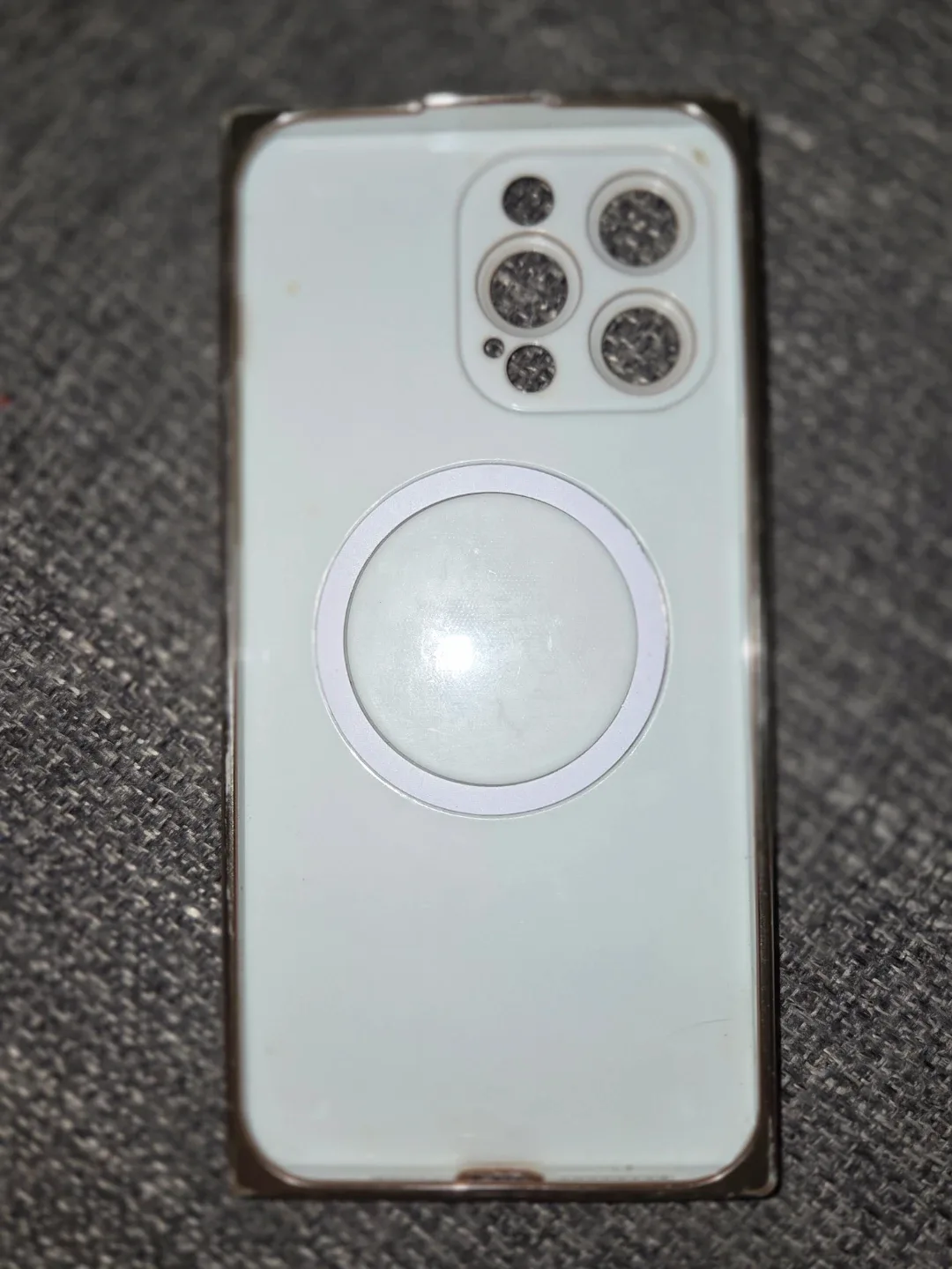 iPhone Case with MagSafe image indicator(3)